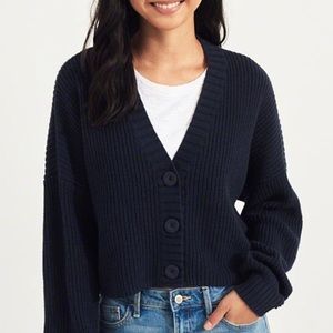 NWT HOLLISTER CROPPED CARDIGAN